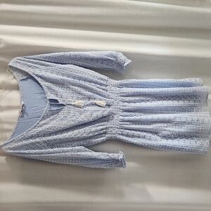 Cupcakes and Cashmere Blue/White Floral Smocked Claire Kentucky Dress M